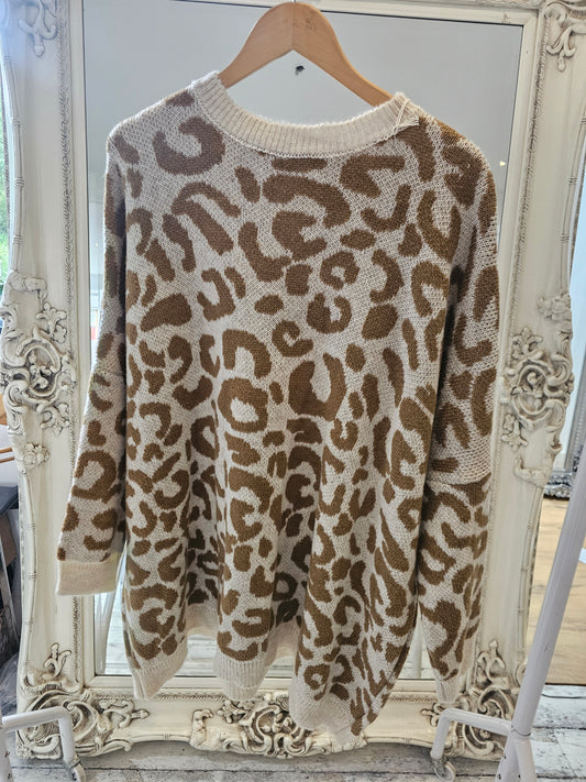 Nicole oversized leopard print jumper in camel