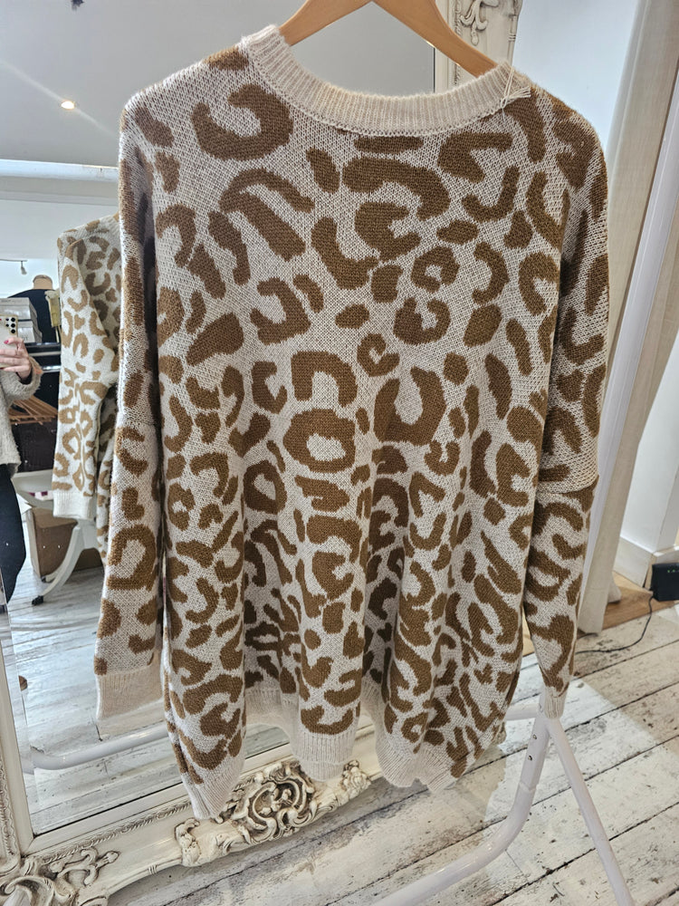 Nicole oversized leopard print jumper in camel