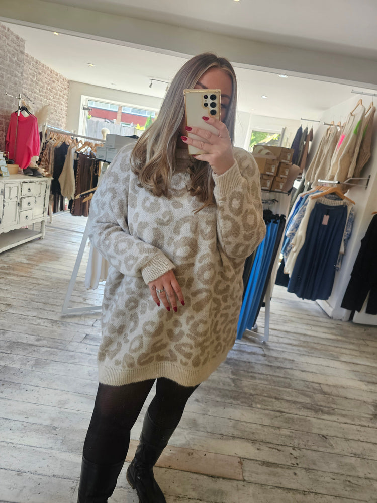 Nicole oversized leopard print jumper in beige