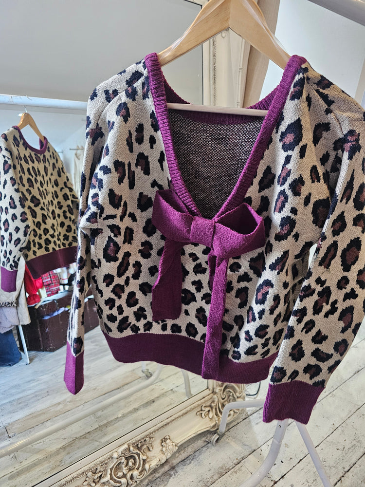 Leopard Contrast Bow Back Jumper in wine