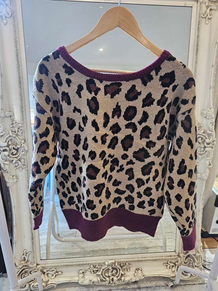 Leopard Contrast Bow Back Jumper in wine