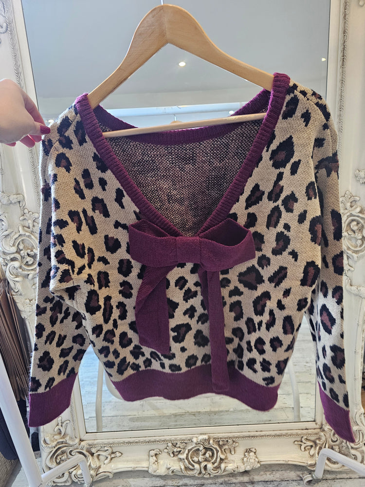 Leopard Contrast Bow Back Jumper in wine